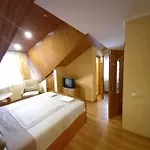 приватна * トラスコヴェッツ